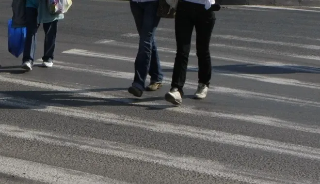Femeie zdrobită de un camion pe o trecere de pietoni din Iaşi