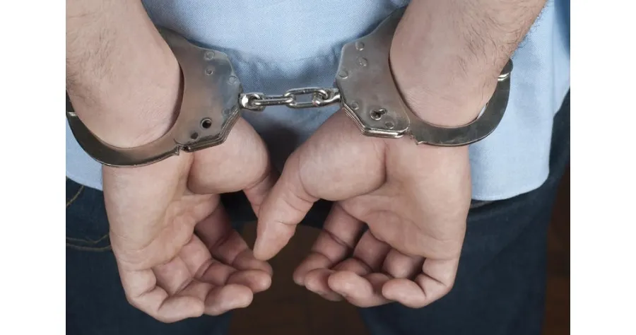 Membri ai clanului Gangal, săltați de mascați: tinere, bătute şi forţate să se prostitueze!