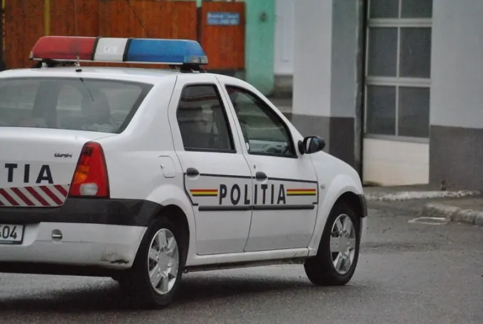 Jefuiau oameni pe stradă!