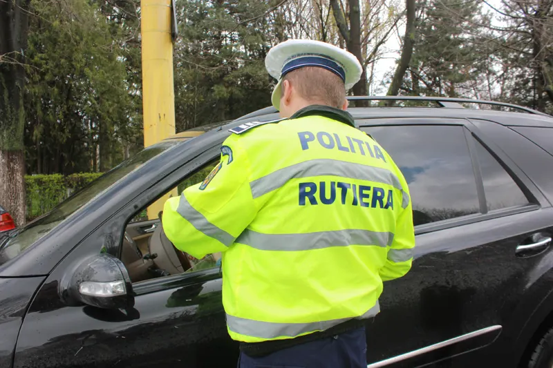 Ce a pățit un ieșean prins șofând fără permis!