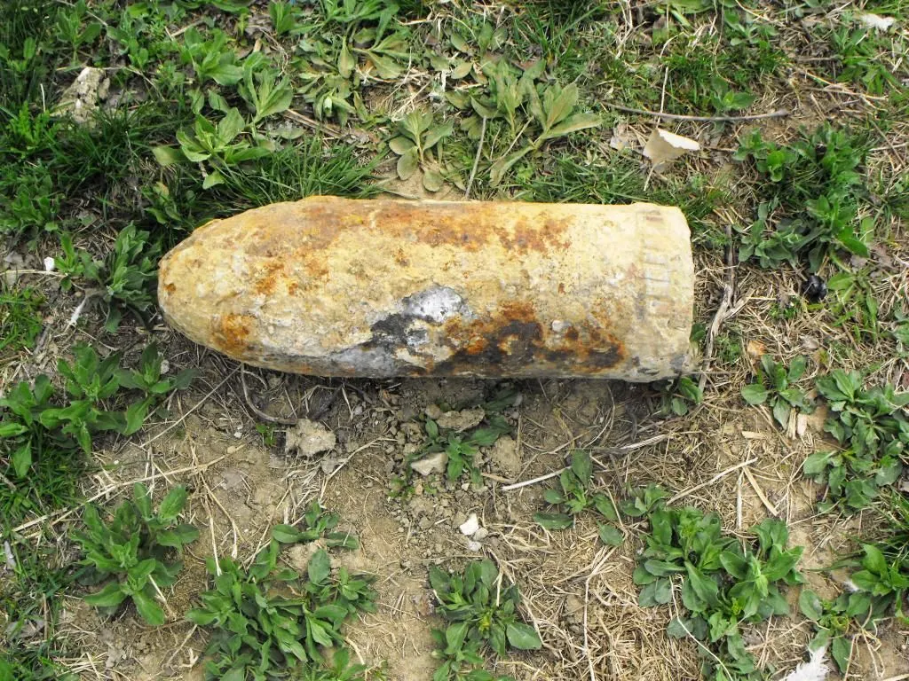 La un pas de tragedie: bombe descoperite în judeţul Iaşi!