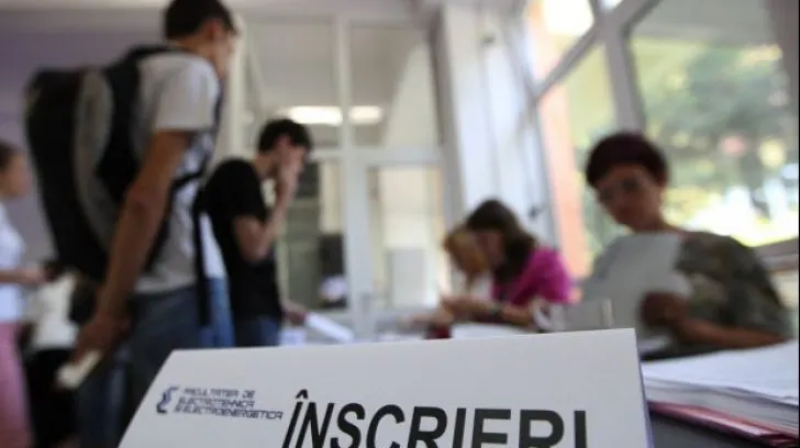Încep înscrierile la „Al. I. Cuza“ și UMF Iași