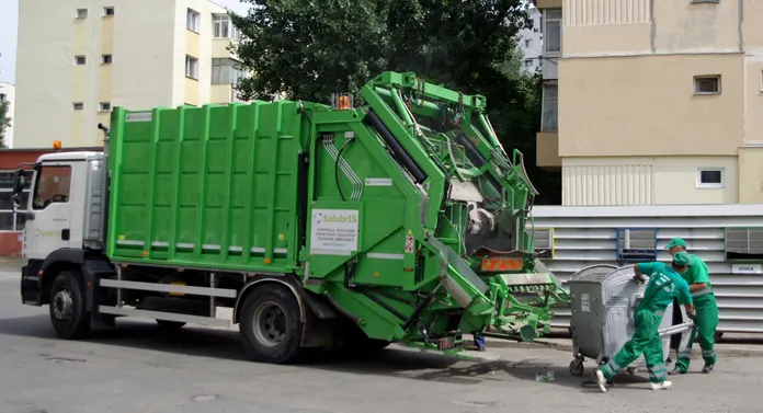 Se scumpeşte colectarea gunoiului