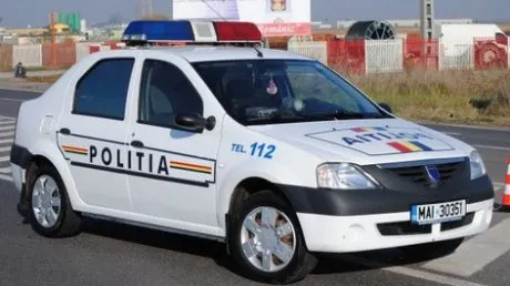 INCREDIBIL: Ieşeancă bănuită că a JEFUIT o pensionară!