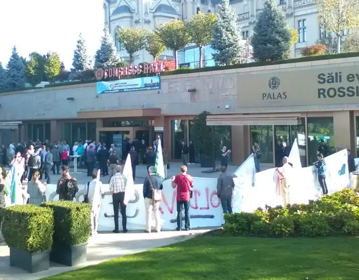 Protest pentru Autostrada A8 la Congresul drumarilor
