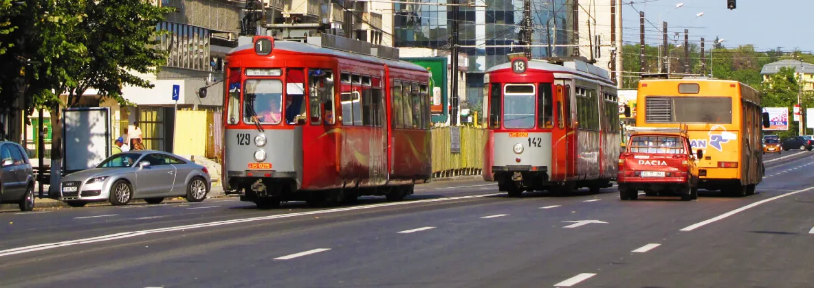 Tramvaie blocate după ruperea rețelei în zona Alexandru