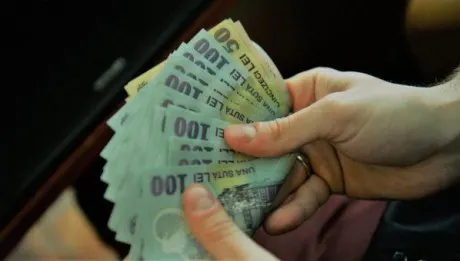 Ieşean pus la plată după ce şi-a jignit nevasta: cât l-a costat!