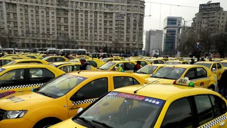 INCREDIBIL: Două tinere, arestate pentru că ar fi tâlhărit un taximetrist!