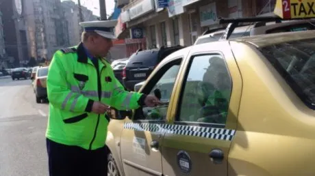 Taximetriștii ieșeni, luați "la bani mărunți": ce nereguli au descoperit polițiștii!