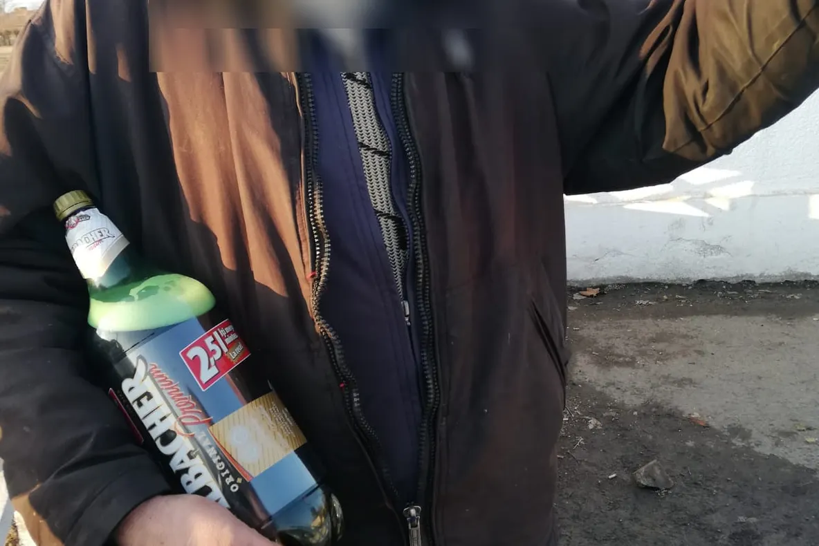 Sticlele cu whisky i-au adus un dosar PENAL!
