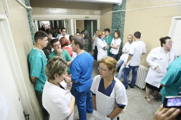 Cursuri gratuite pentru asistenţii medicali ieșeni
