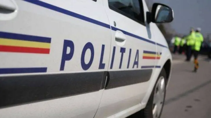 O fată de 12 ani a fost bătută în stradă de alte adolescente, în Călărași