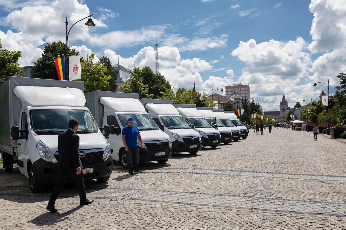 Mașini noi pentru colectarea gunoiului din Iași