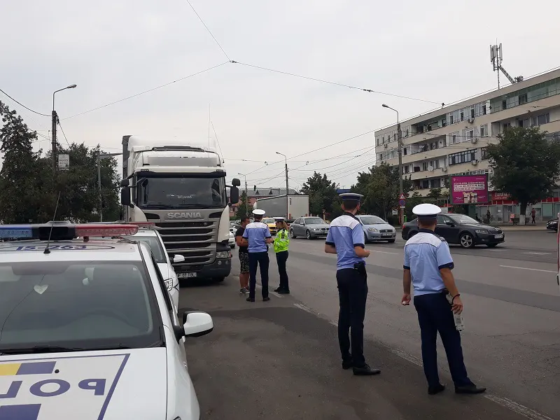 Transportatorii, verificați de Rutieră