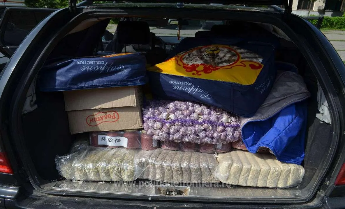 GALERIE FOTO / VIDEO: Țigări de contrabandă, descoperite de polițiștii de frontieră