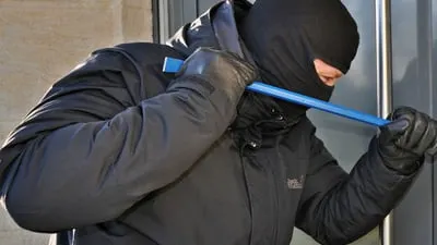Haine furate de la târgul organizat cu ocazia Sărbătorilor Iașului, găsite la Buzău