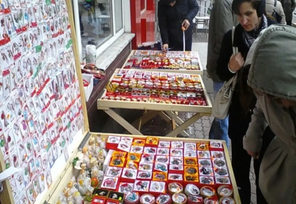 Peste 200 de comercianți vor comercializa mărțișoare în Iași. Unde îi găsiți