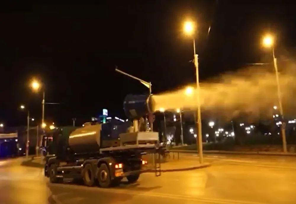 Străzile din Iași, dezinfectate cu o soluție folosită și la Wuhan - VIDEO