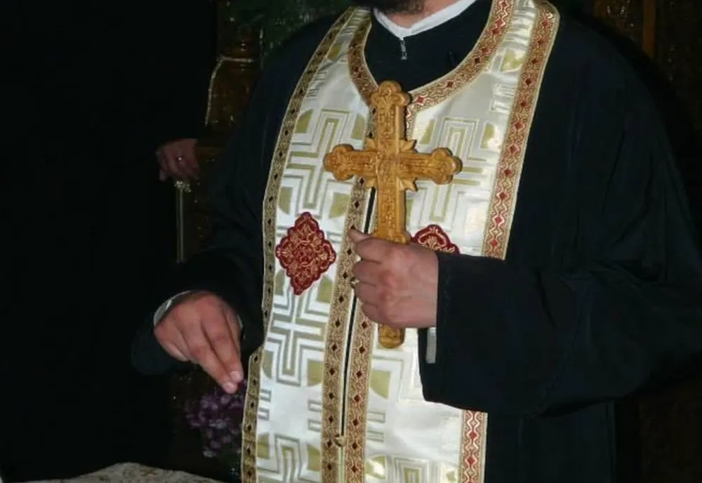 Un preot și un dascăl din Târgu Frumos ar putea transforma Iașul într-un focar de coronavirus!