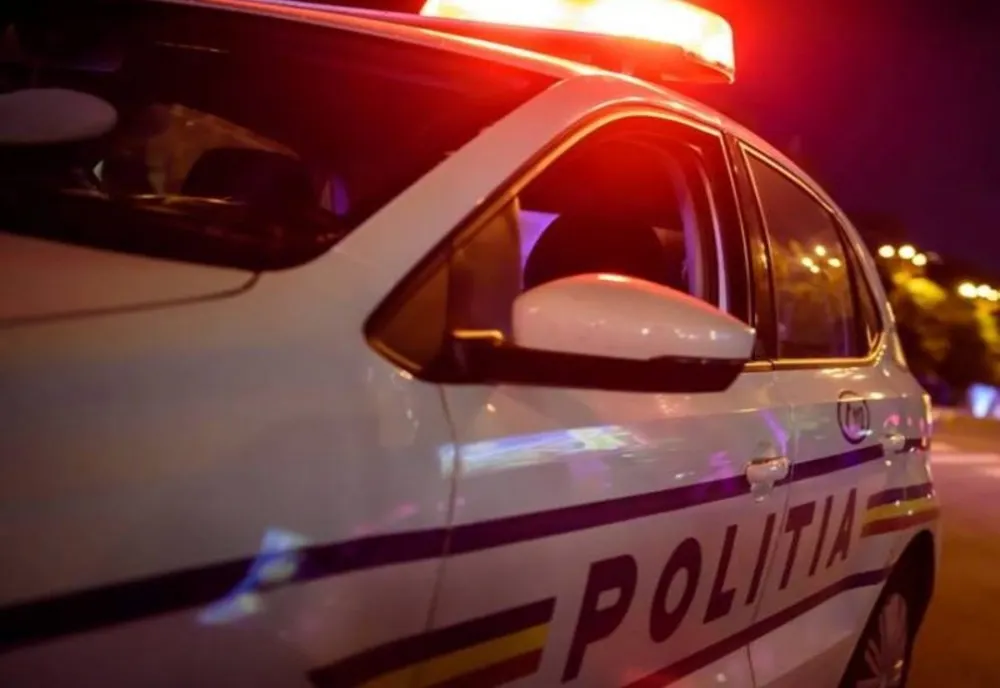 Polițiștii zilei: au intervenit în timpul liber pentru a reține un șofer beat care provocase un accdient rutier