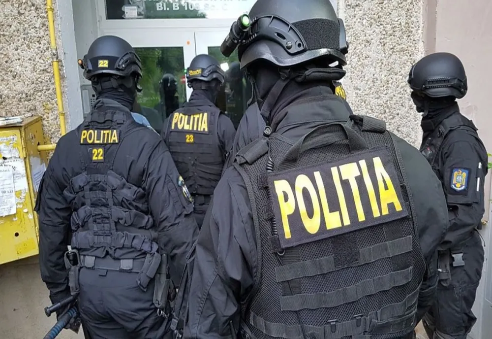 Percheziţii domiciliare într-un dosar penal de tentativă la tâlhărie calificată şi şantaj! Trei persoane, reţinute