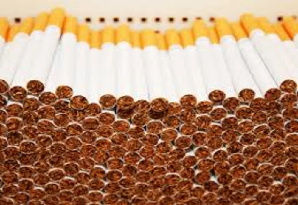 Pentru două cartușe de țigări s-a ales cu dosar penal pentru contrabandă