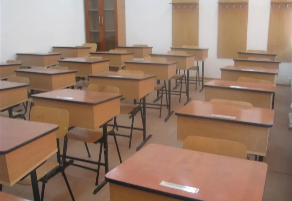 Mai multe clase din 3 școli din Iași intră în scenariul ROȘU- cursuri exclusiv online