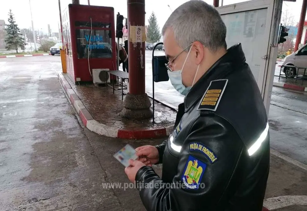 A încercat să păcălească polițiștii de frontieră cu un permis de conducere fals