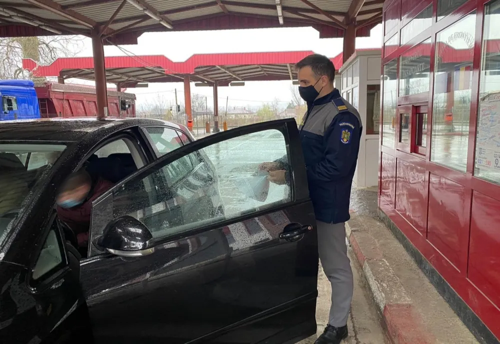Permis ucrainean fals descoperit de poliţiştii de frontieră din Sculeni