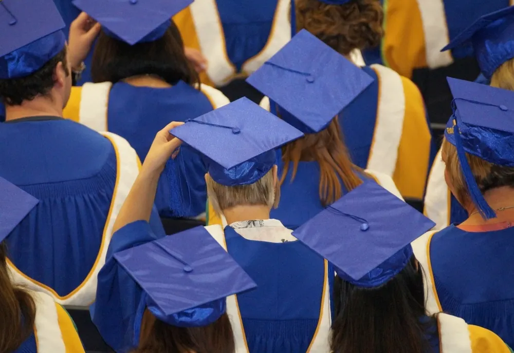 Cele mai mari cinci universități din țară protestează față de unele măsuri privind continuarea activităţii de către persoanele care îndeplinesc condiţiile de pensionare
