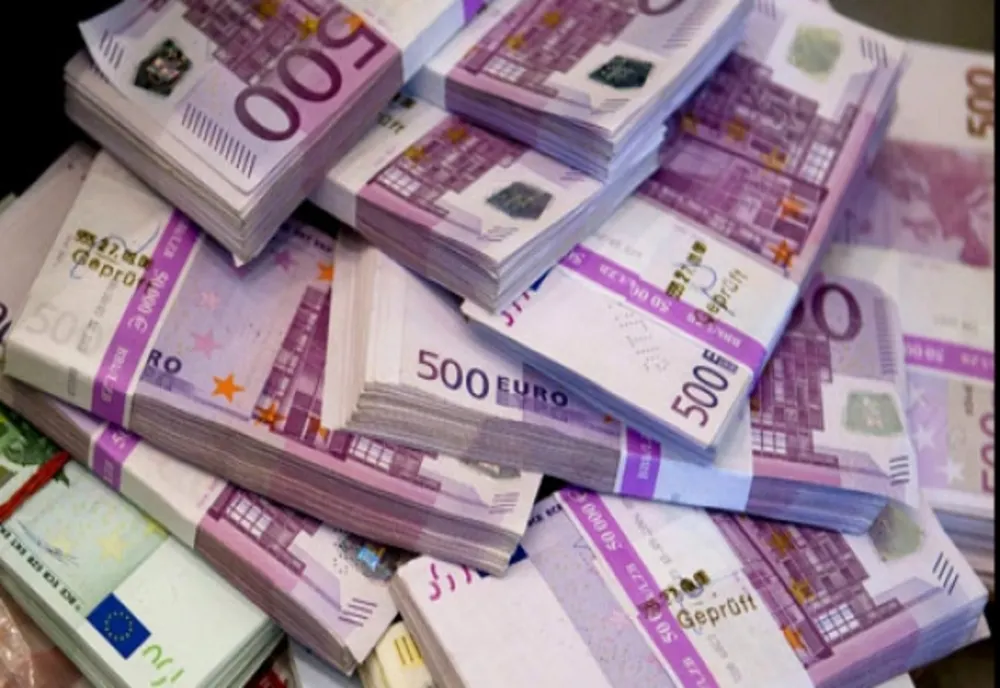 Profesor din Iași, contracte de 12 milioane de Euro cu universitatea