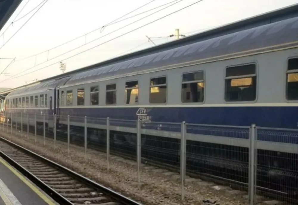 Un elev nevăzător din Iaşi, confirmat cu COVID, a fost trimis acasă cu trenul