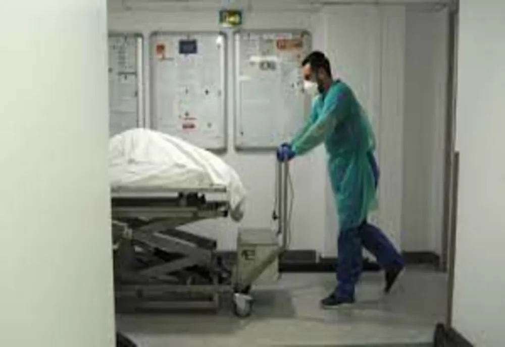 Caz ȘOCANT la Iași: Bărbat vindecat de COVID, mort după doar 2 zile. Care a fost CAUZA