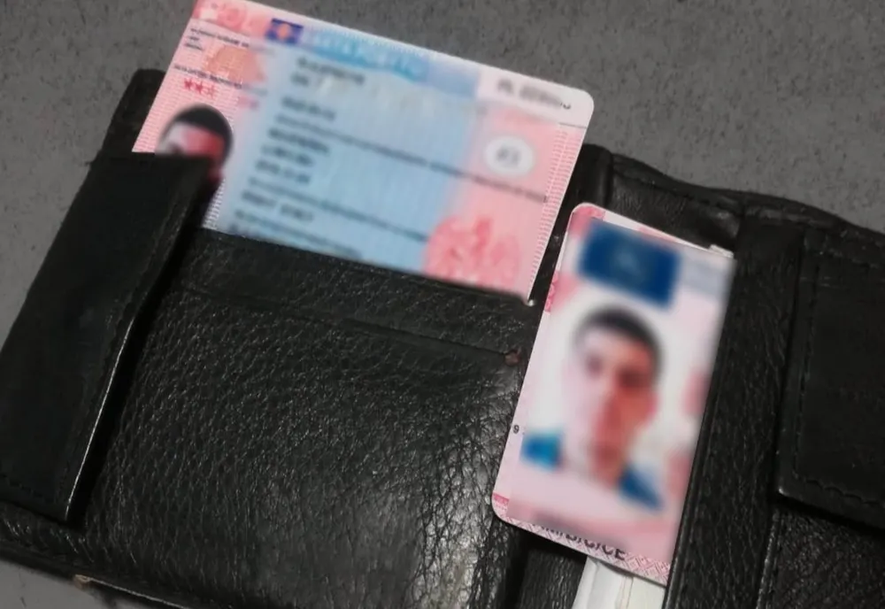 Documente false descoperite de poliţiştii de frontieră ieşeni