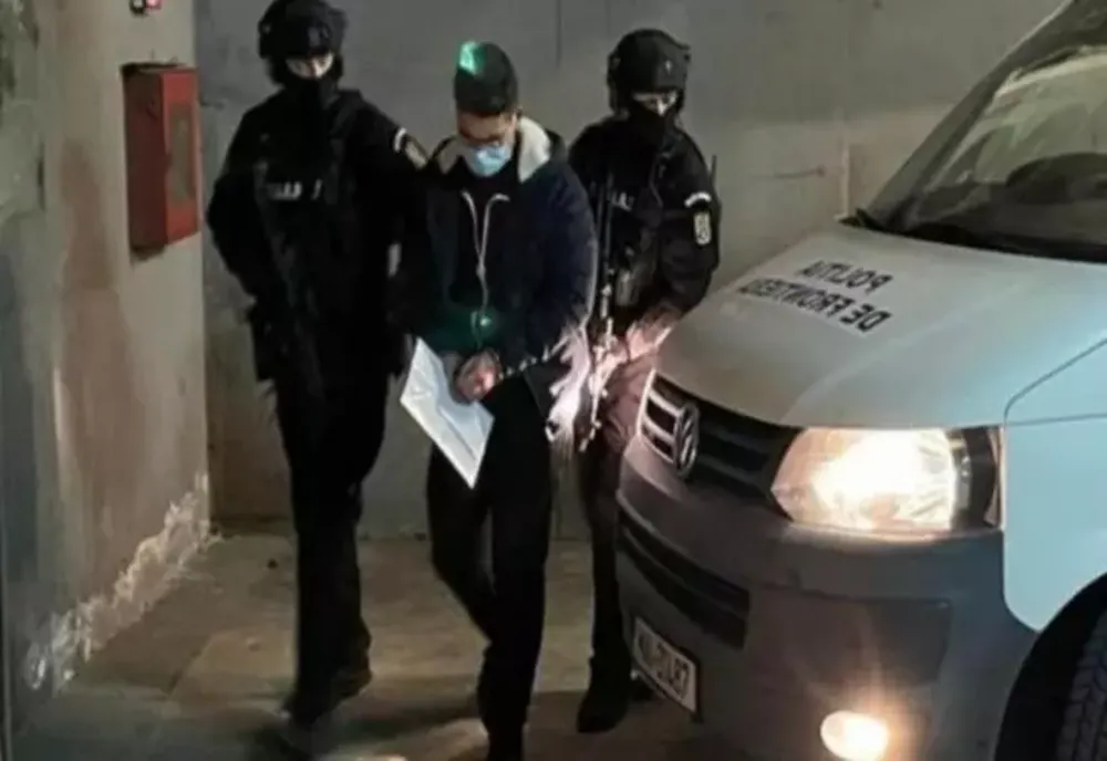 Ce reacție a avut principalul suspect în cazul dublei crime de la Iași când a văzut pozele cadavrelor