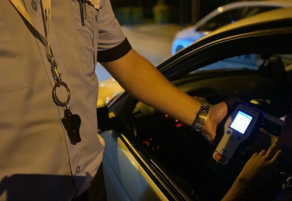 Ghinion pentru un șofer de 35 de ani din Târgu Frumos la întâlnirea cu polițiștii
