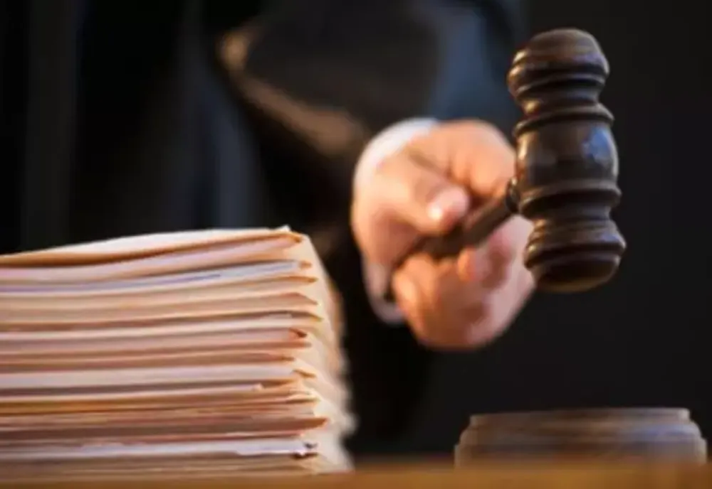 O polițistă a dat în judecată IPJ. Mesaj primit de la şef: “Bătaia o meriți cu cureaua la...”