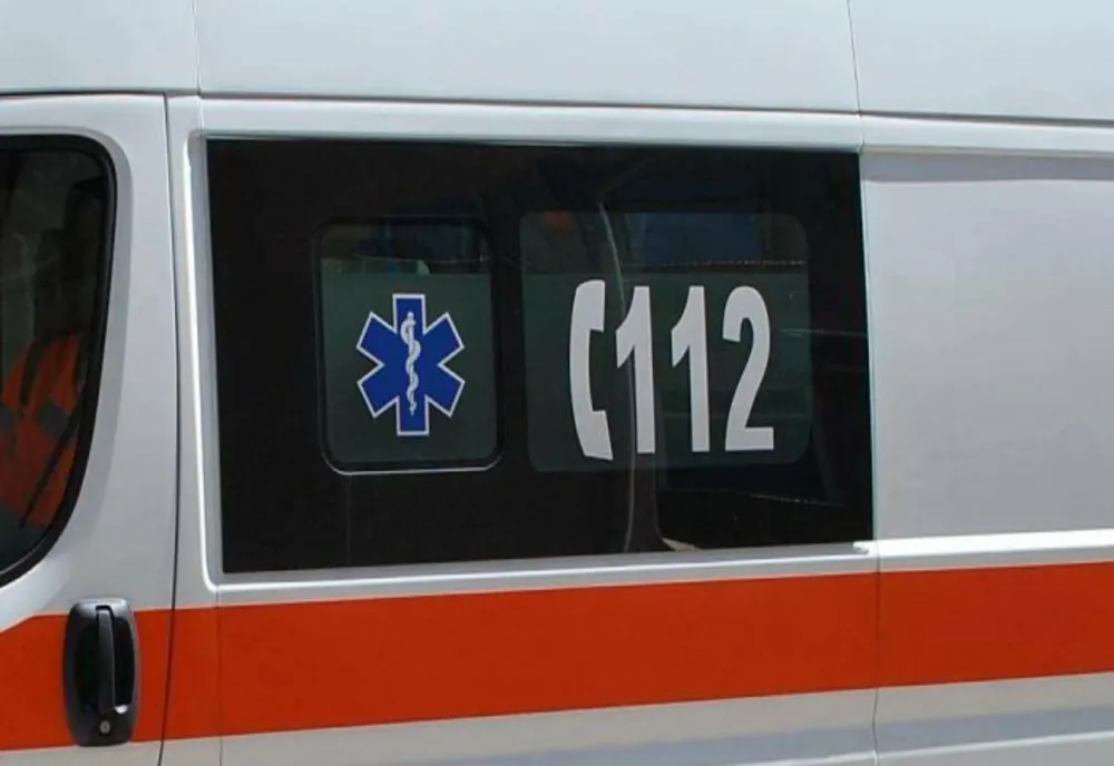 Un bărbat a fost salvat de la moarte de profesorii unui liceu. El a fost resuscitat după ce a suferit un stop cardiac în fața elevilor