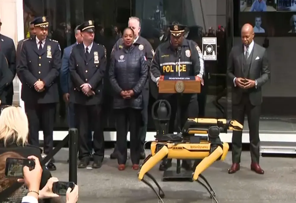 Poliția din New York introduce roboți printre efectivele sale