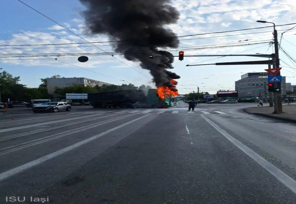 VIDEO ACCIDENT RUTIER, URMAT DE INCENDIU, ÎN MUNICIPIUL IAŞI