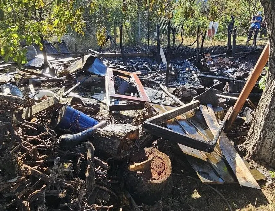 Soți răniți într-un incendiu izbucnit într-o anexă din Iași. Au refuzat spitalizarea 