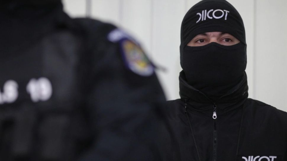 Rețea de exploatare sexuală cu ramificații în Irlanda: anchetatorii din Iași au ridicat un suspect acuzat că a manipulat victimele prin false relații de iubire