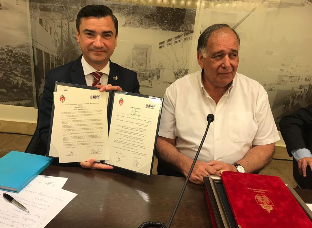 Primarul Mihai Chirica a semnat acordul de înfrățire cu orașul israelian Haifa