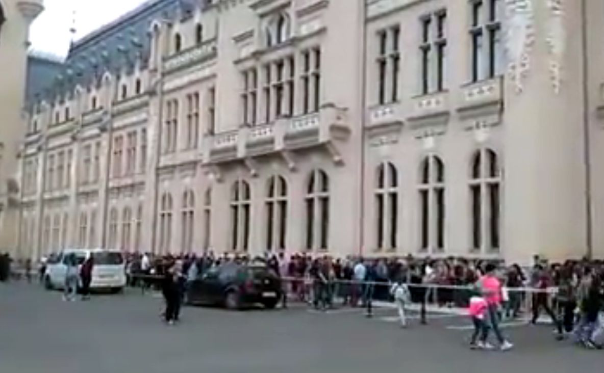 Muzeografii ieșeni au protestat cu ocazia „Nopții Muzeelor“. Cozi foarte mari la principalele muzee