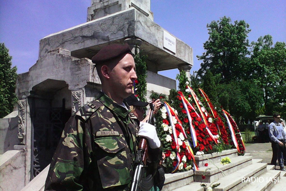 Manifestări cu ocazia Zilei Eroilor la Iași
