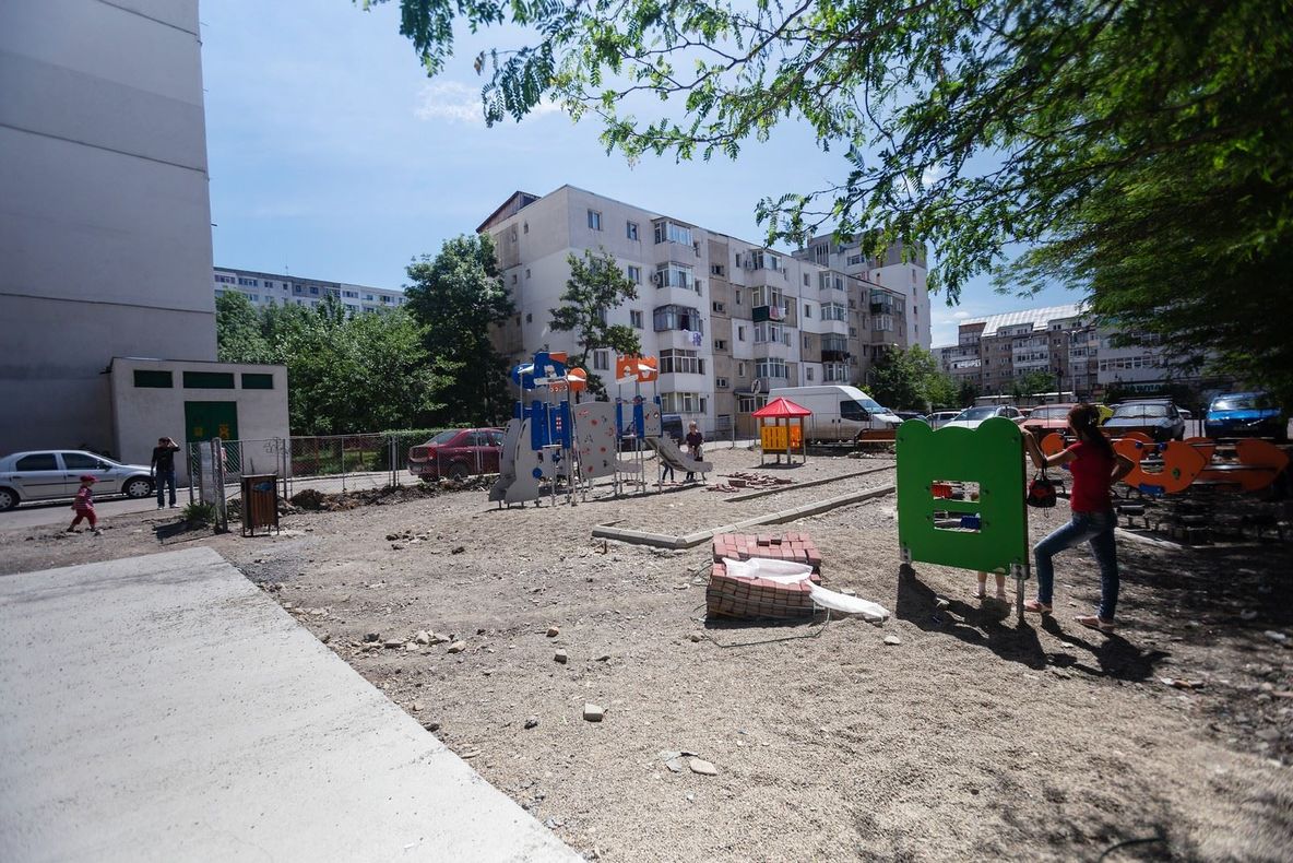 Spaţiile de joacă, modernizate în Iaşi