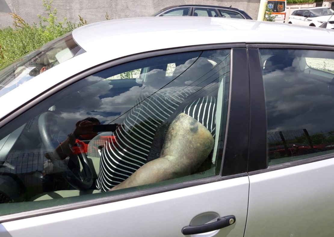 Şase autoturisme, distruse din cauza focului