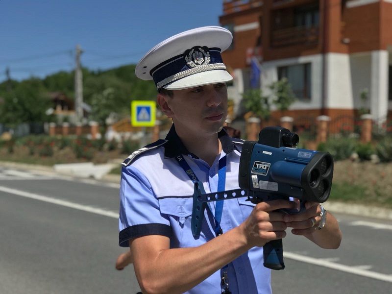 INCREDIBIL: Prins cu peste 150 de kilometri la oră, pe un drum din Iași!