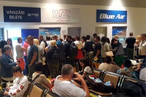 Scandal iscat pe Aeroportul Iași de anularea cursei spre Bologna