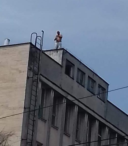 A stat o zi întreagă urcat pe Ambulatoriul Integrat „Sf. Spiridon“